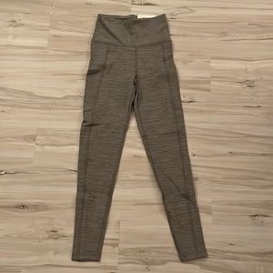 American Eagle “The Everything Pocket Legging”